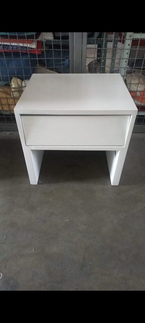 Mesa de noche B-03037